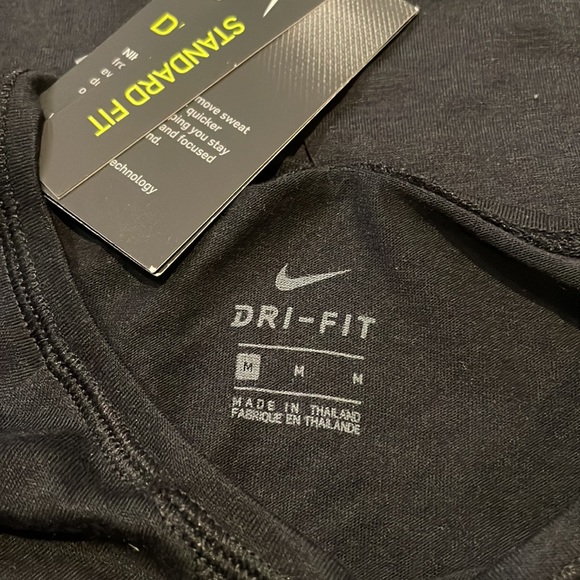 NWT Nike Tshirt - Picture 4 of 4